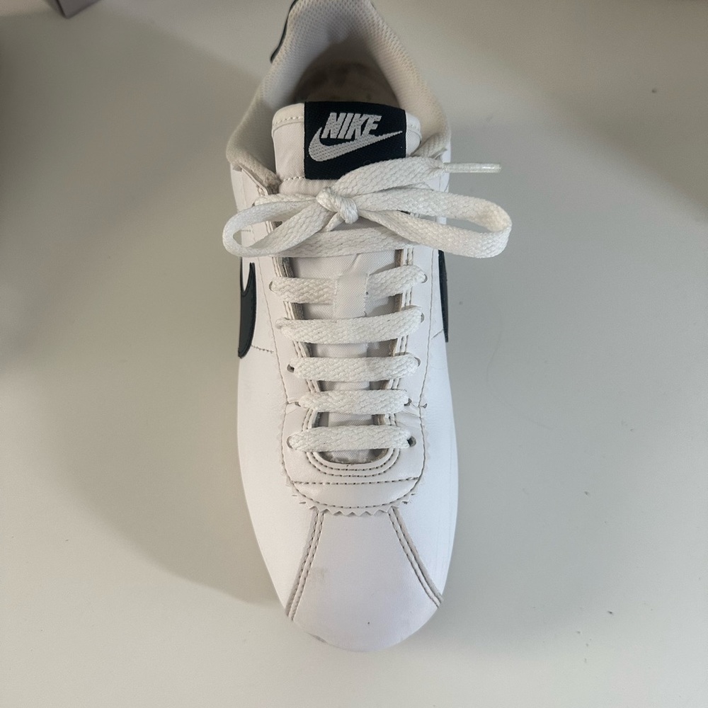 Retro‎ Nike Cortez -Classic White and Black Womens Size 7